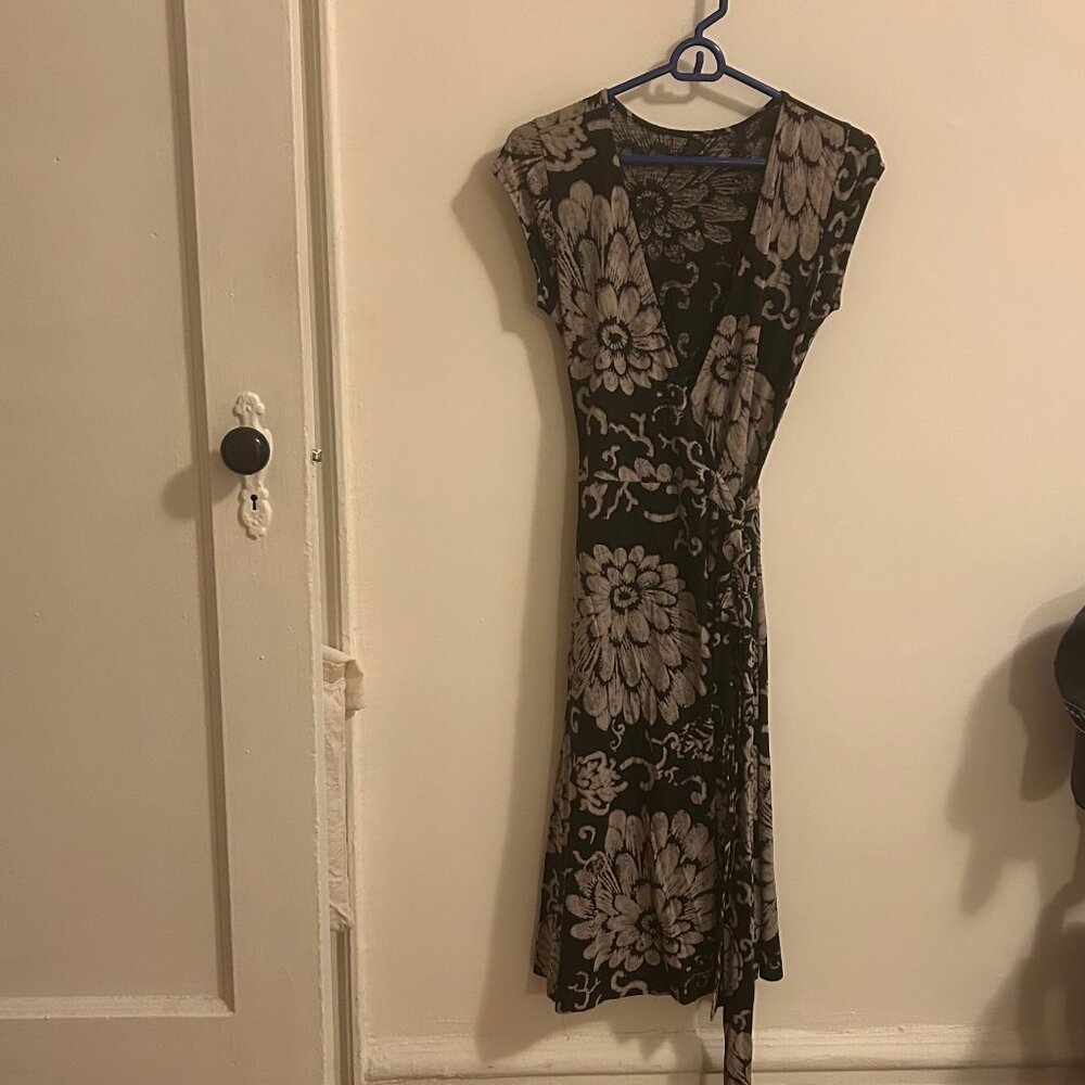 Lucky Brand floral wrap dress size xs
